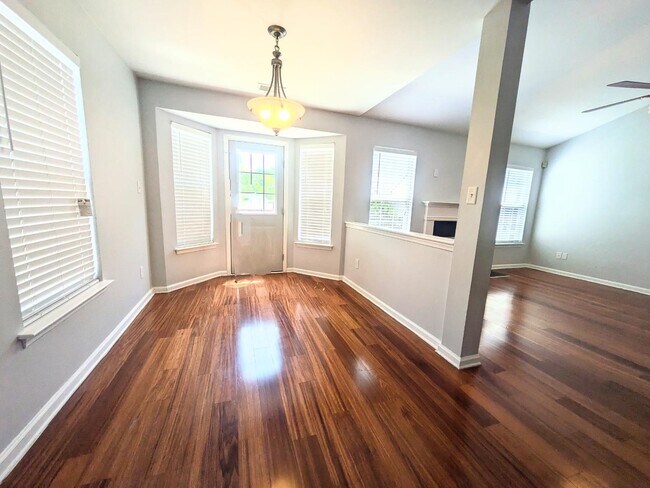 Building Photo - 9231 Shenington Pl