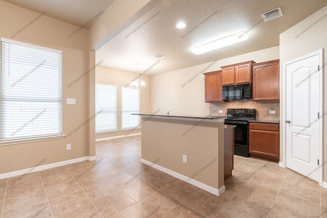 Building Photo - 7605 Hickman St
