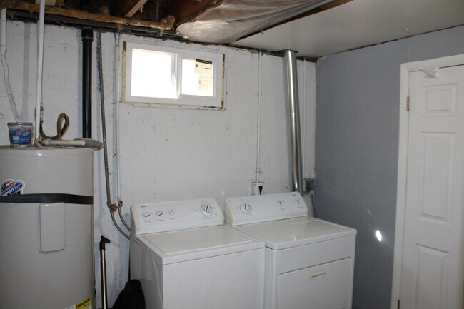 Building Photo - 575 Crimson Dr