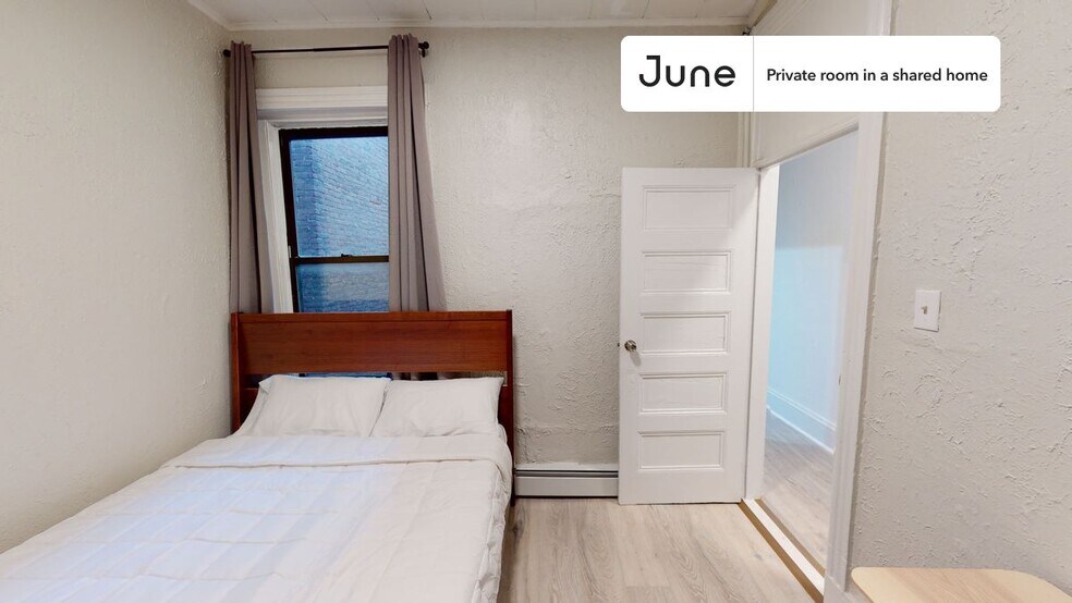 Building Photo - Room in Shared 4 bed/1 bath home