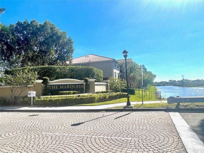 Building Photo - 100 SW 117th Terrace