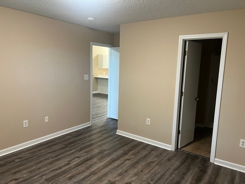 Building Photo - 3685 Clay Pond Village Ln