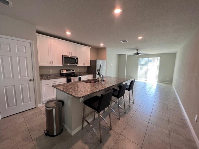 Building Photo - 3163 Bella Vista Dr