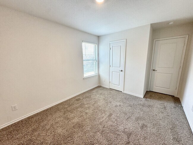 Building Photo - 3/2 in Magnolia Master Planned Community!