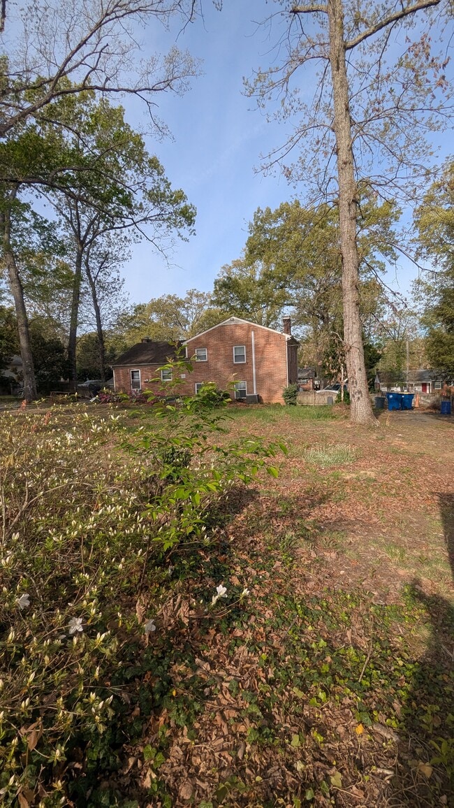 Building Photo - 2343 Penrose Dr