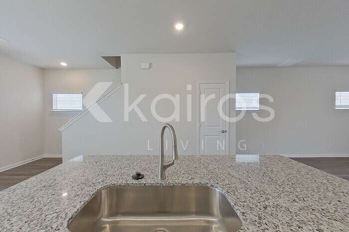 Building Photo - 2167 Banyon Cir