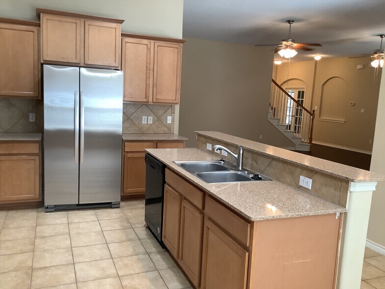 Building Photo - 1506 Melanie Trl