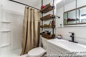 Building Photo - 103 Amber Dr