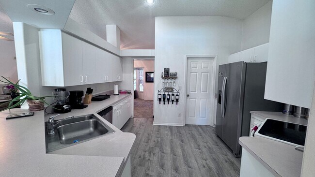 Building Photo - Gated Single Family Home For Rent in West Melbourne