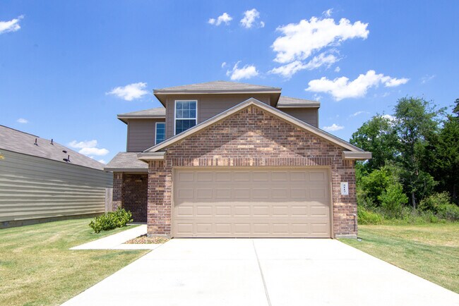 Building Photo - Oakwood Forest - 2117 Oakwood Forest Drive...