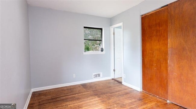 Building Photo - 2917 Cambridge Dr SW