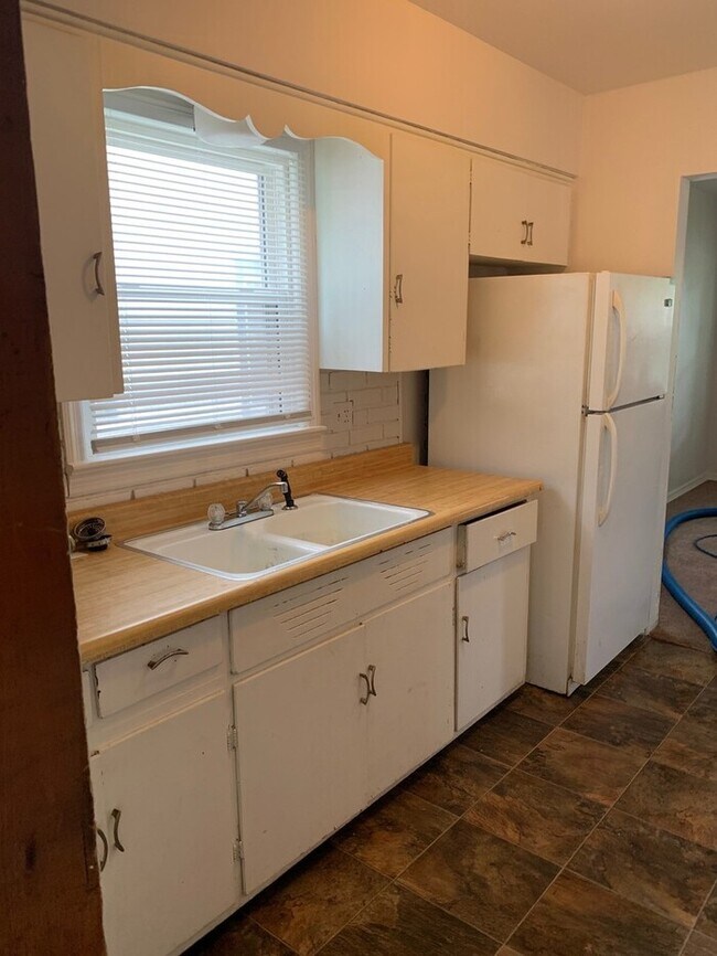 Building Photo - Affordable Two Bedroom Ranch
