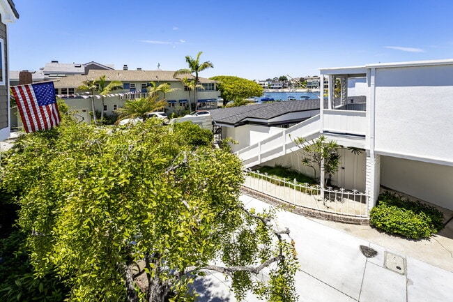 Building Photo - "Charming Furnished Retreat: Classic Cozy ...