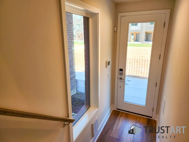 Building Photo - 3 bed/2bath condo house in Fishtown
