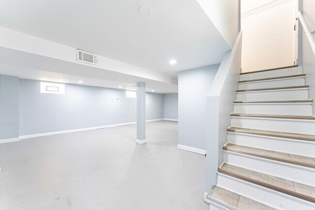 Building Photo - 4507 S Leamington Ave