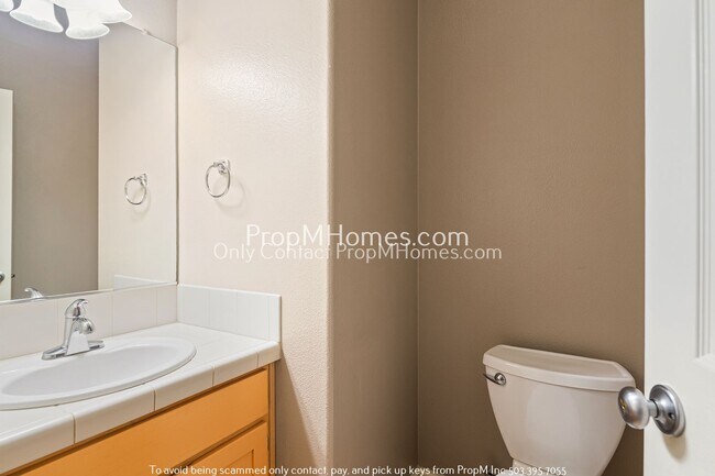Building Photo - Four Bedroom Home in Progress Ridge - Corn...