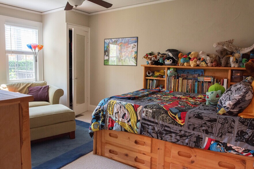 Guest Bedroom #1 - 417 E Government Ave