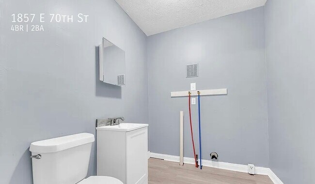 Building Photo - 1857 E 70th St