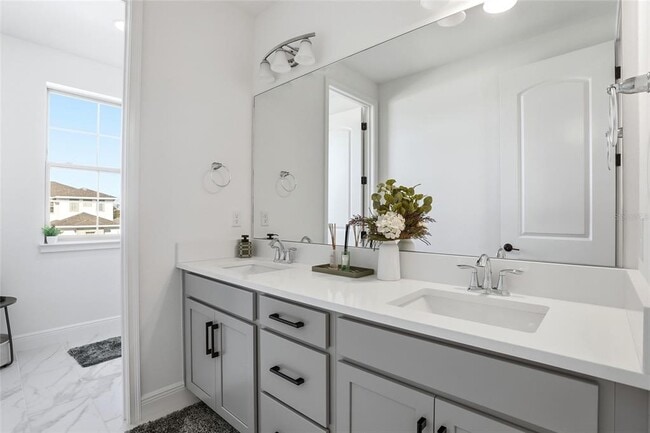 Building Photo - 5170 Buttonsage Dr