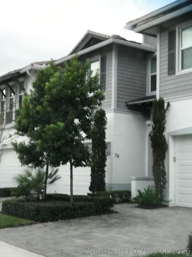 Building Photo - 23045 Clear Echo Dr