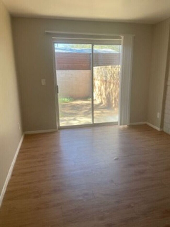 Building Photo - Adorable two bedroom townhome-Free rent through the end of February!