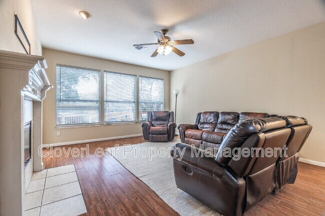 Building Photo - 9610 Rocksprings St