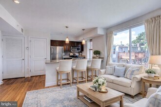 Building Photo - 420 16th St SE