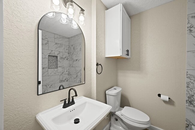 Building Photo - 10211 Glenmawr Dr