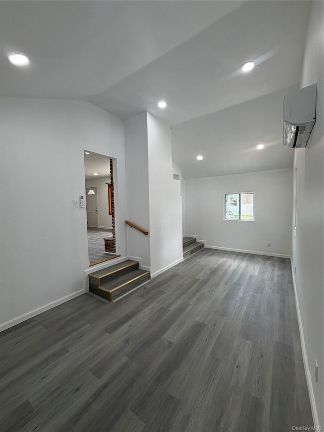 Building Photo - 3 Grand Haven Dr