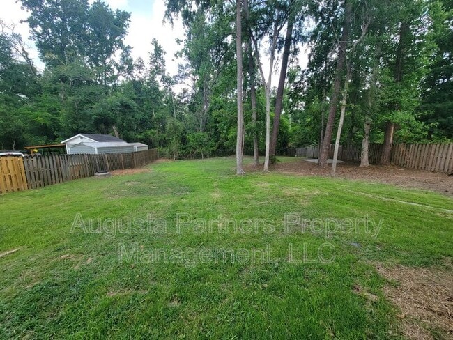 Building Photo - 165 Ashley Cir