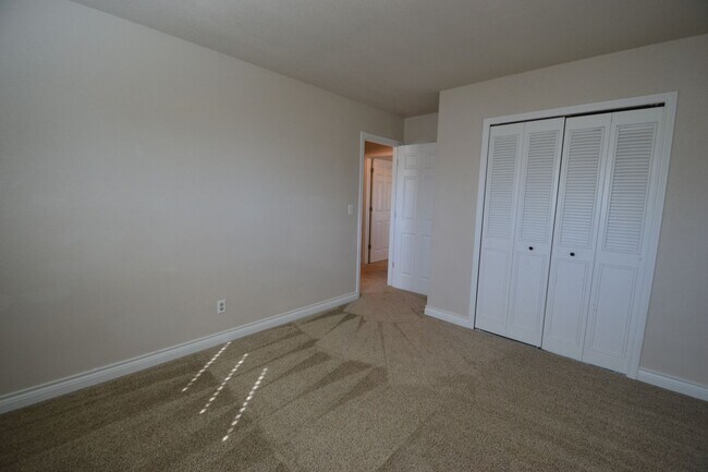 Building Photo - 4 Bed 3 Bath Home in District 20!