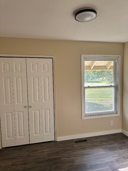 Building Photo - 2131 Quail Creek Dr