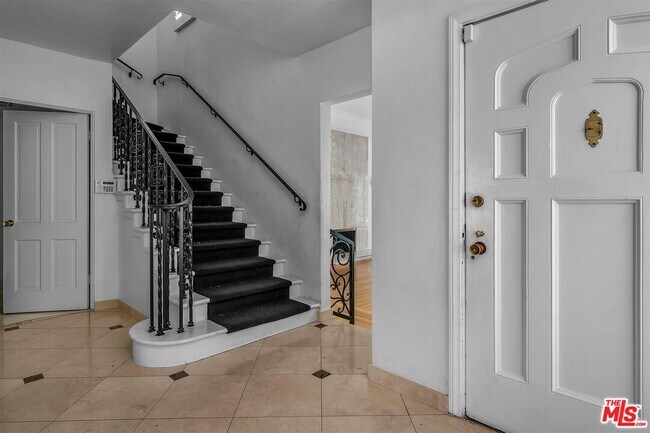 Building Photo - 325 S El Camino Dr