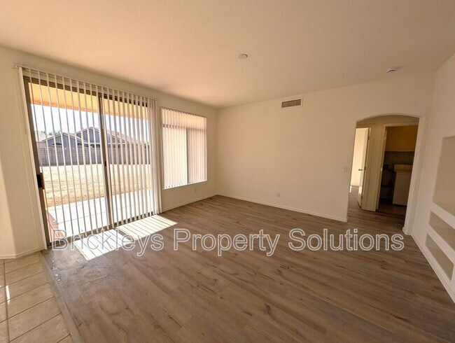 Building Photo - 3393 E Wyatt Way