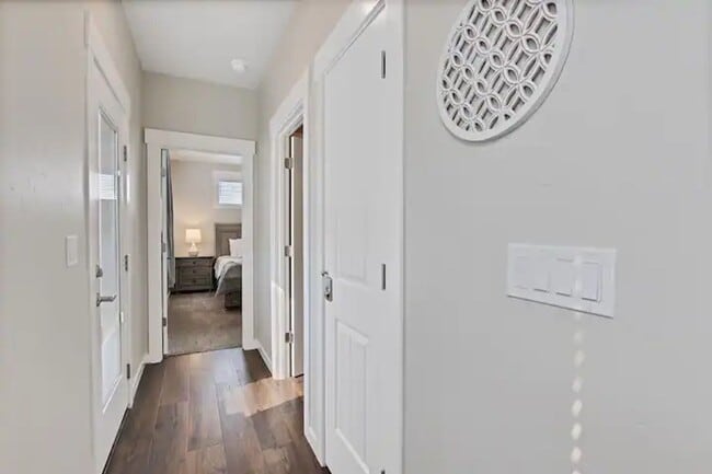 Building Photo - Beautiful 3 bedroom Single Level Home _ Pe...