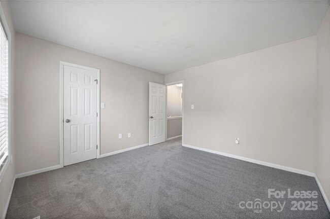 Building Photo - 704 Heritage Pkwy