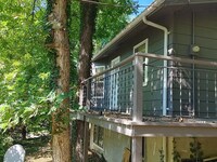 Building Photo - IRONTON - 2 bed with full basement, Nice L...