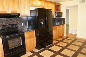 Building Photo - 2912 Charter Oak Dr