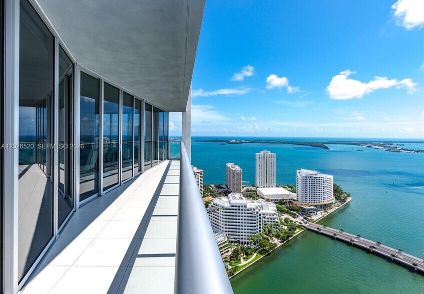 Building Photo - 495 Brickell
