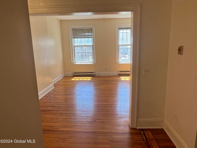 Building Photo - 91 Columbia St