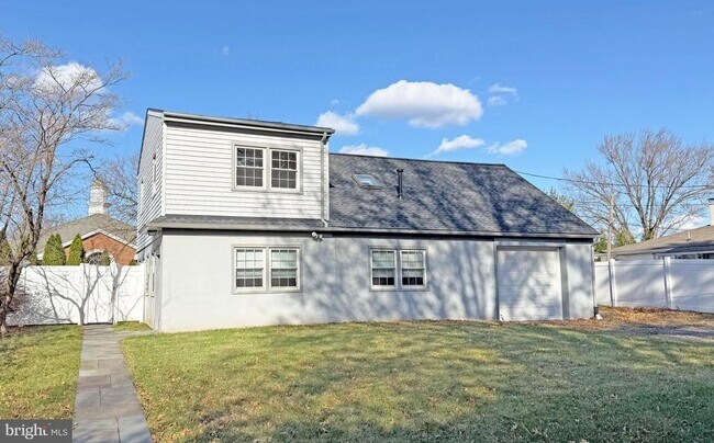 Building Photo - 1859 E Ridge Pike