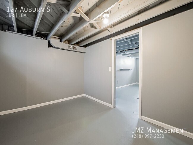 Building Photo - 127 Auburn St