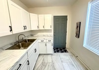 Building Photo - 1402 N 21st Ave