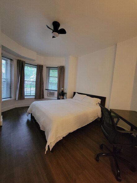 Bedroom 2 - 4335 S Saint Lawrence Ave