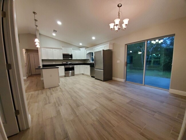 Building Photo - Citrus Springs 3/2/2 Almost NEW