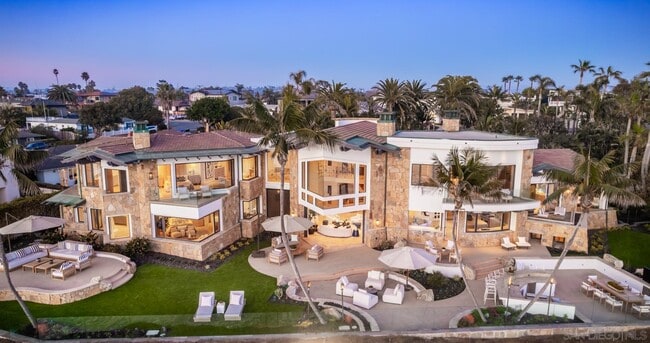 Building Photo - 5305 Carlsbad Blvd