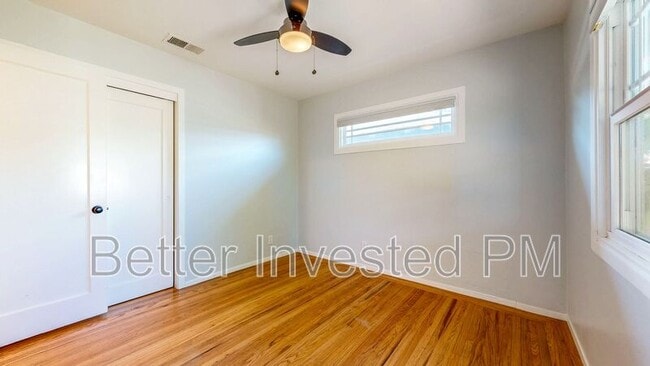 Building Photo - 3241 Montgomery Dr