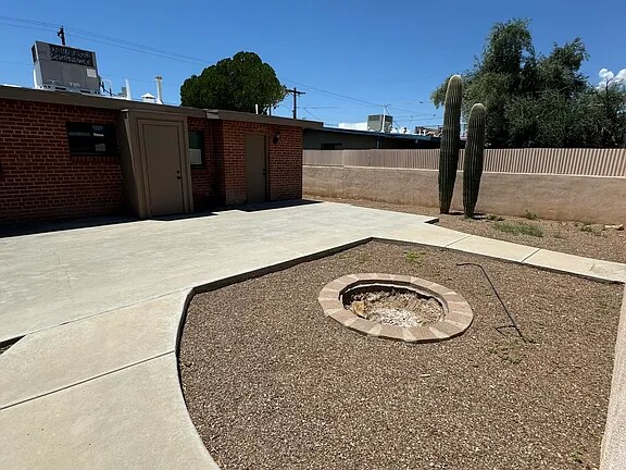 Building Photo - 120 N Campbell Ave