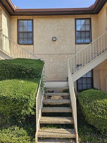 Building Photo - 1728 Crestpoint Dr