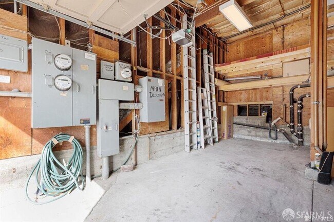 Building Photo - 1089 De Haro St